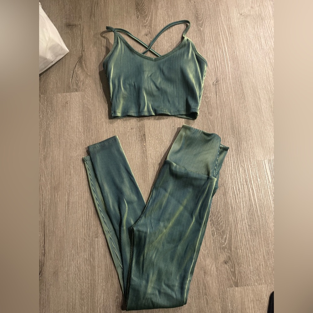 Carbon38 Green Activewear Set